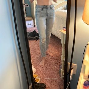 American Eagle light wash skinny jeans, size 4